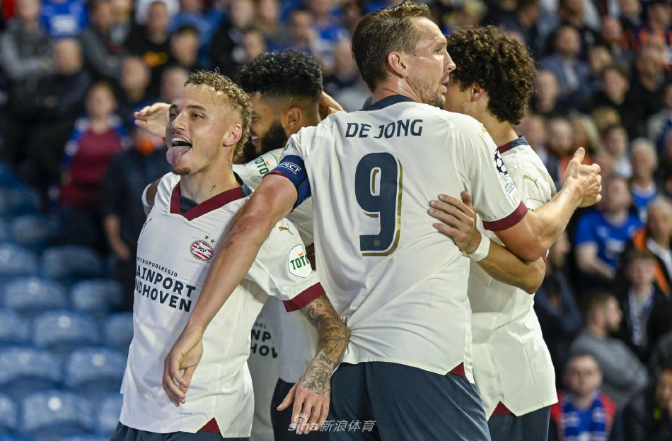 他坚持不懈 他坚持不懈