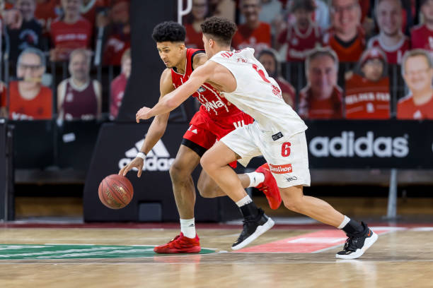 朱婷凭借其 朱婷凭借其